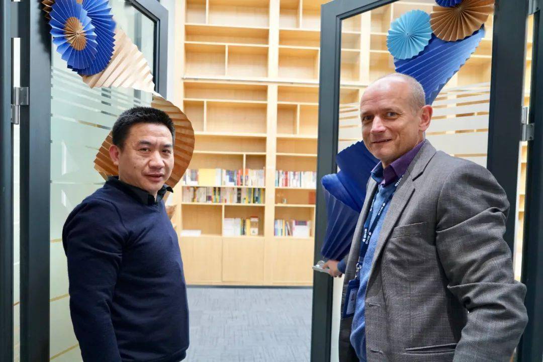 bhs上海ceo伍肖晖(左),bhs亚太总监g.