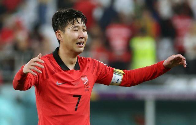 东邪侃球:巴西不给韩国机会,日本摆开铁桶阵,点球大战来临?