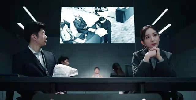 《暴风眼》:仅凭疑犯的两个动作就让案情有重大突破,此剧不简单_马尚