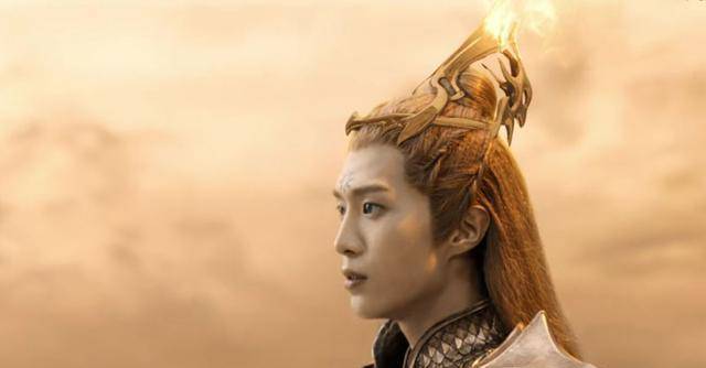 不过秦烈的大号贡穆烈上线后,贡穆烈的造型真是霸气