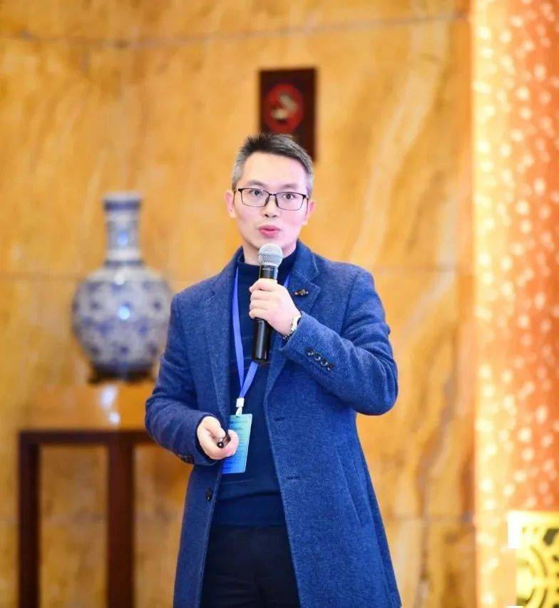 开幕式上,绍兴市科学技术协会党组书记孟志军,绍兴文理学院副校长寿