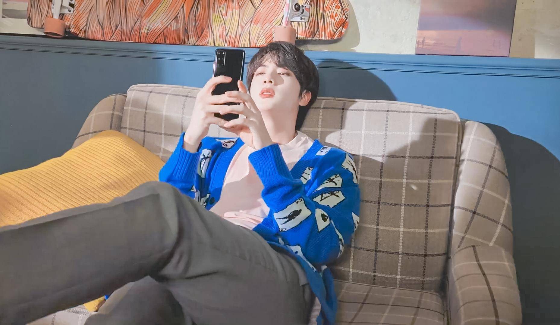 金硕珍是什么神仙男孩啊,完全私服终结者,他的穿搭女孩子都爱_白色