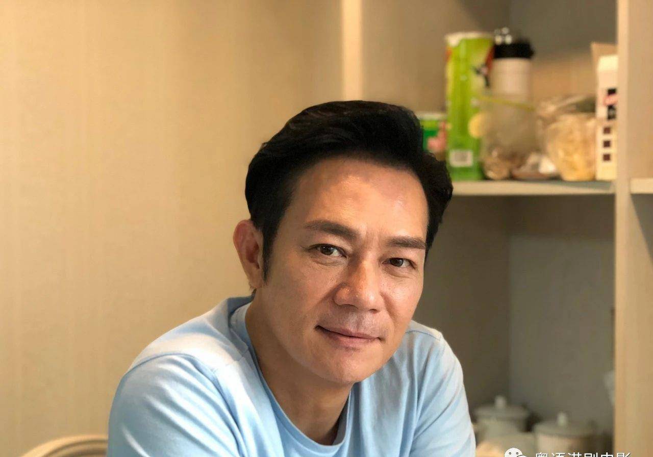 张兆辉看得打得网友赞靓仔 57岁超好身材不输小鲜肉_状态_微博_好友