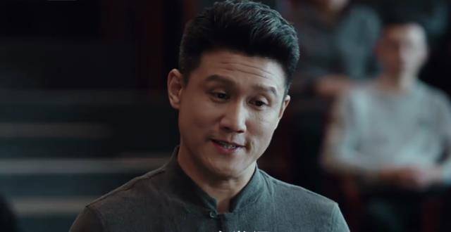 黑色灯塔:何文斌,王亚楠富丽生活的背后却折射了原生家庭的影响_父母
