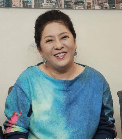 向太陈岚发年轻时照片,颜值惊艳不输关之琳,向佐颜值却被无情嘲讽