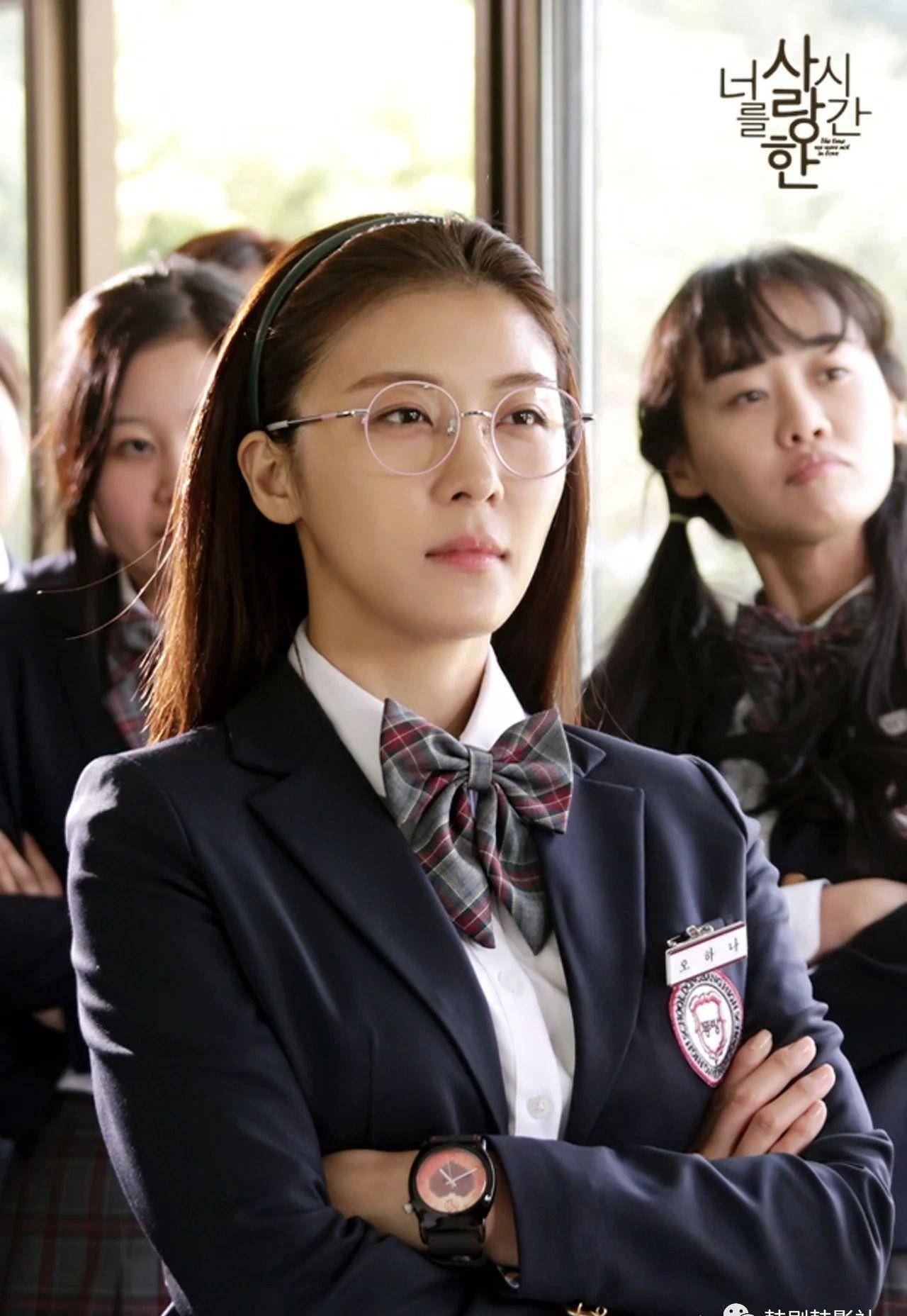 金秀贤徐睿知年过30演中学生成焦点 盘点10位韩剧超龄中学生_校服