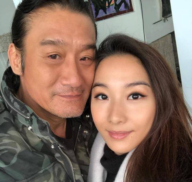 张学友刘嘉玲众大咖贺寿太太陪切蛋糕_女儿_江嘉年_身材