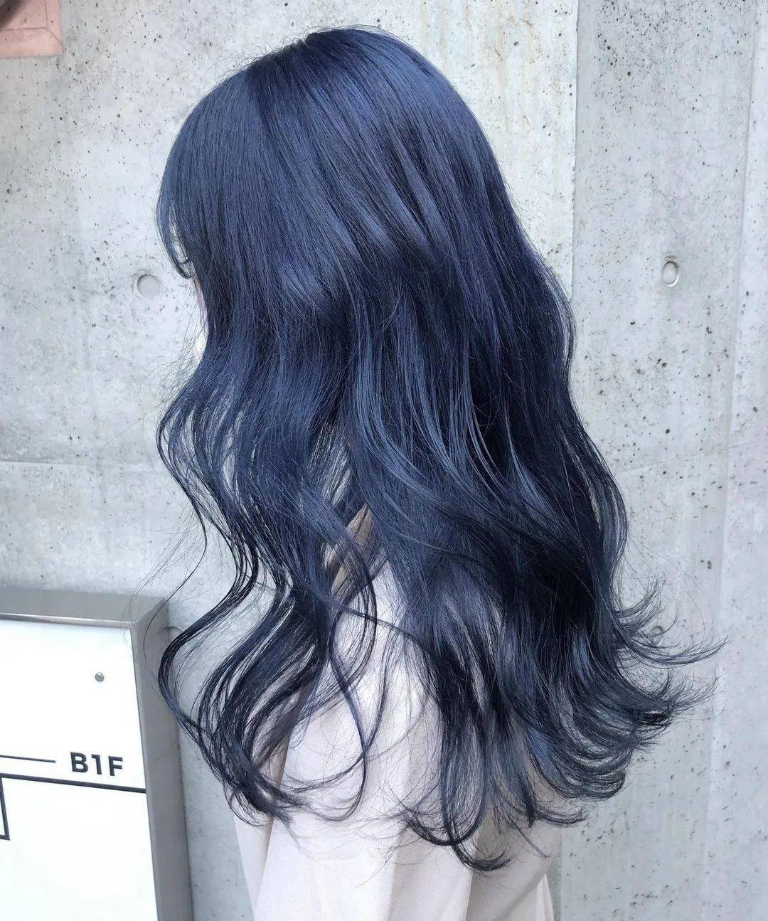 "蓝黑色"_中国_发型_形象