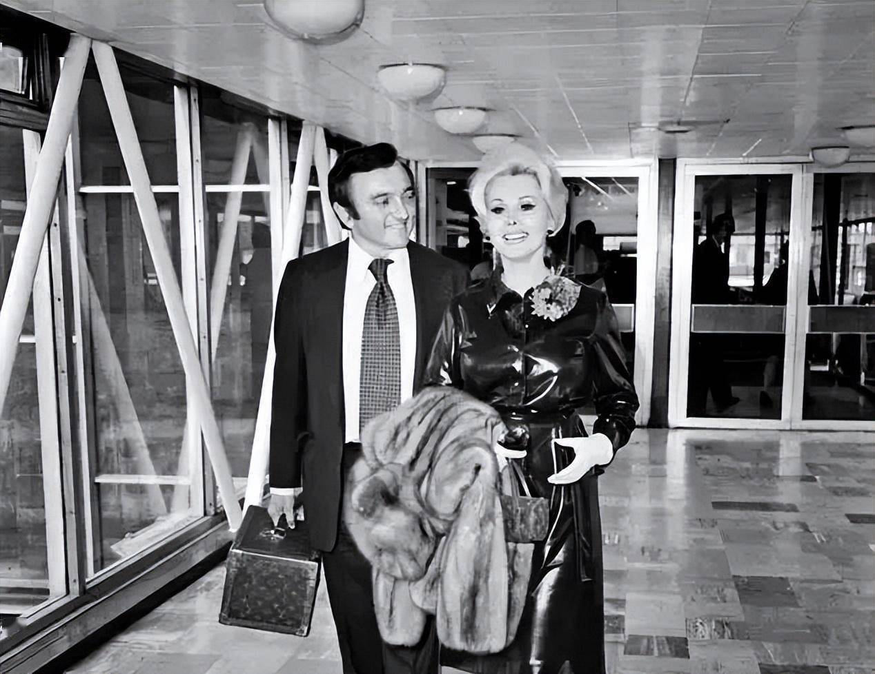 莎莎·嘉宝:穿9次婚纱嫁得越来越好,69岁嫁给王子,她有何诀窍_丈夫