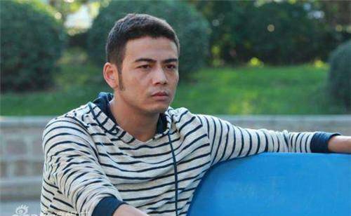 杨烁8年前主演的一部剧,那时的他演技自然,跟油腻绝不沾边_生活_赵荣