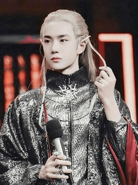 有种惊艳叫"精灵耳"造型,白鹿清新,王一博精致,看到杨洋:移不开眼了!