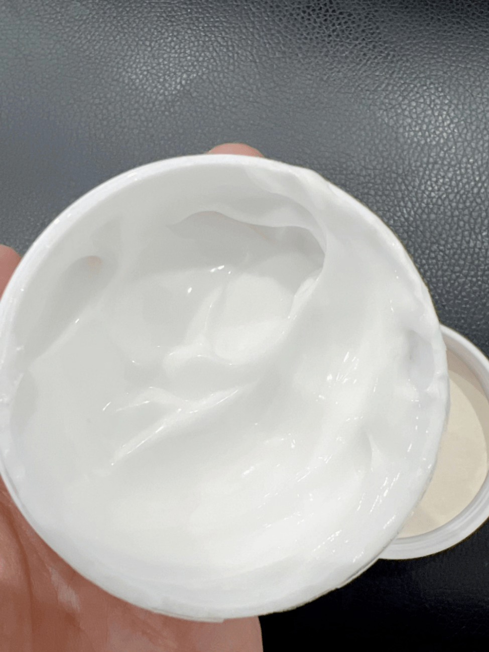 身体乳加入珍珠粉能美白吗(身体乳加珍珠粉擦身体会白吗)