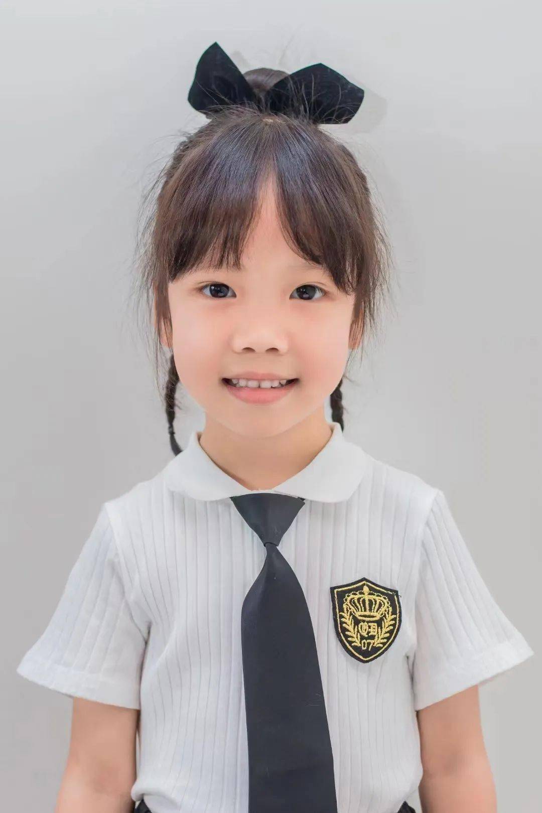 刘玥含:我是爱唱歌的"大提琴手"|"爱说":世界杯!_童声_节目_小朋友