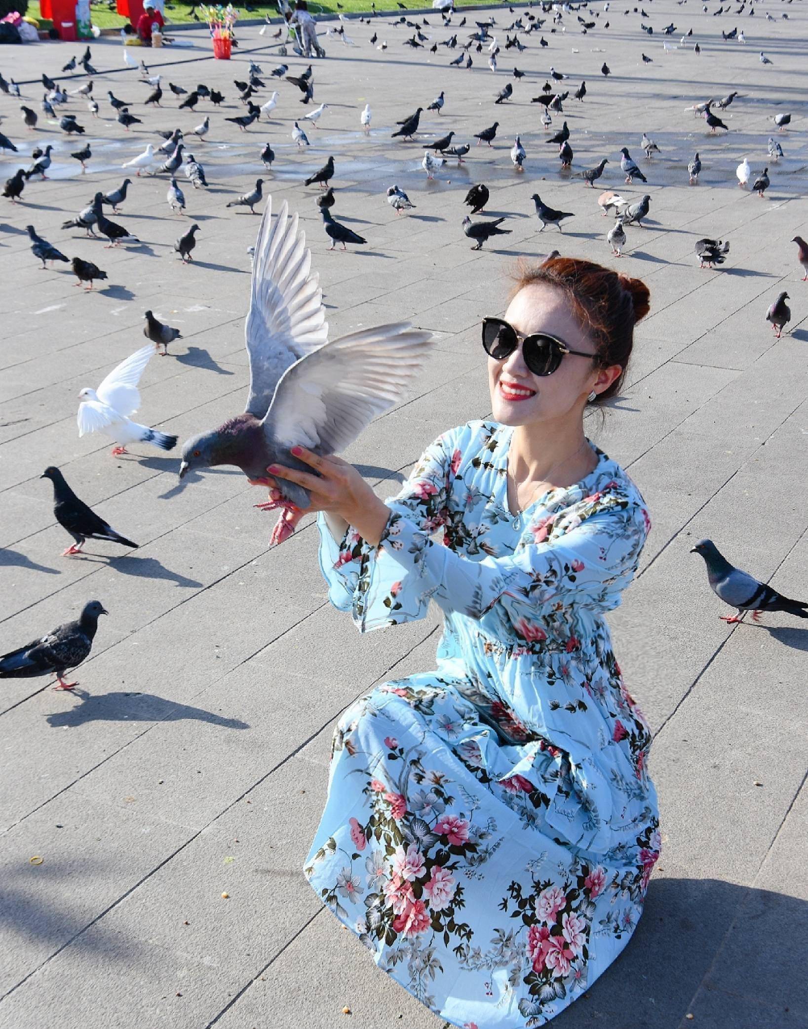 王小玮穿牛仔裤依旧时髦,新搭档不输王小海_元素_效果_颜色