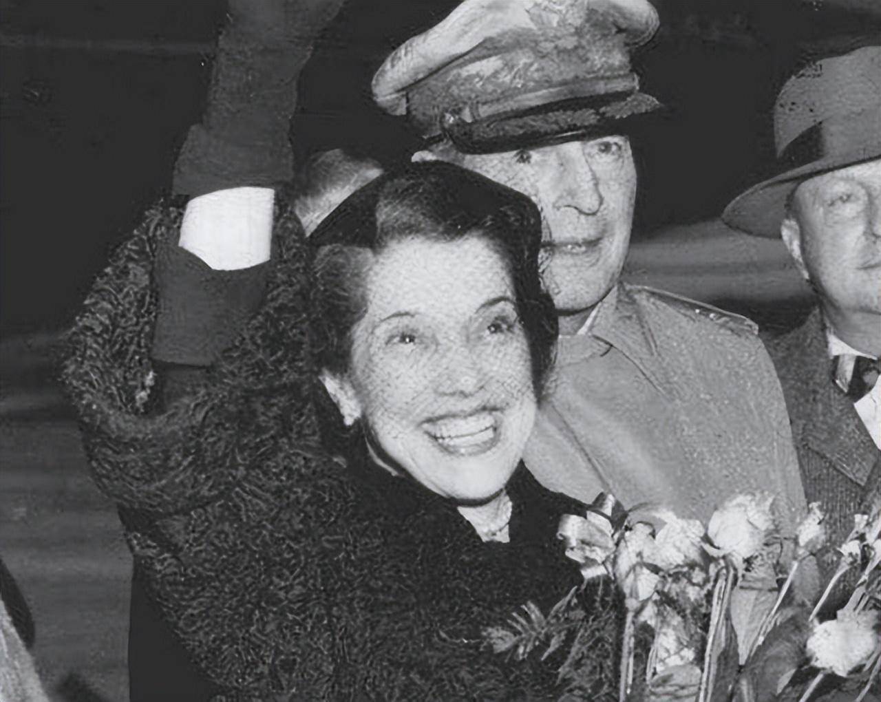 "昭和女神"原节子:被献给65岁麦克阿瑟,一生未婚在95岁时去世_电影