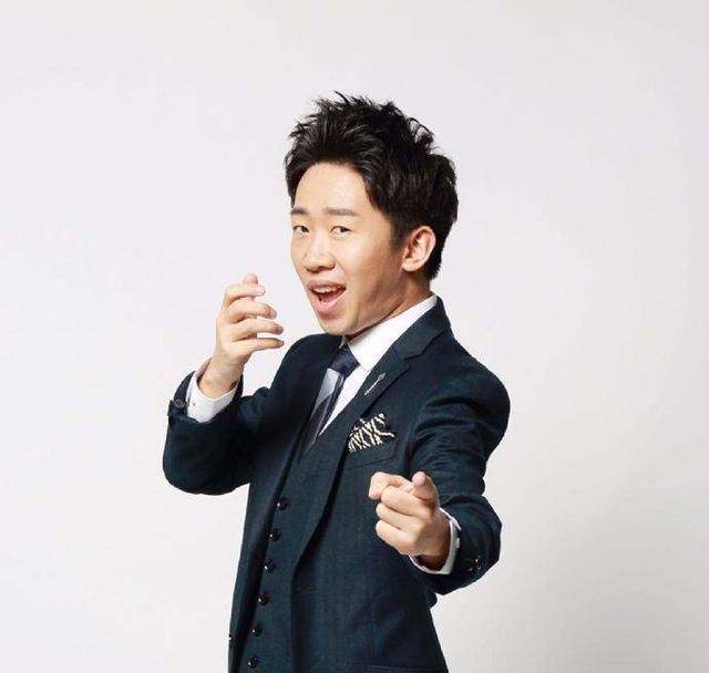 有杨迪的节目就充满了欢乐,他虽然是以谐星的线路发展,但是他是独树一