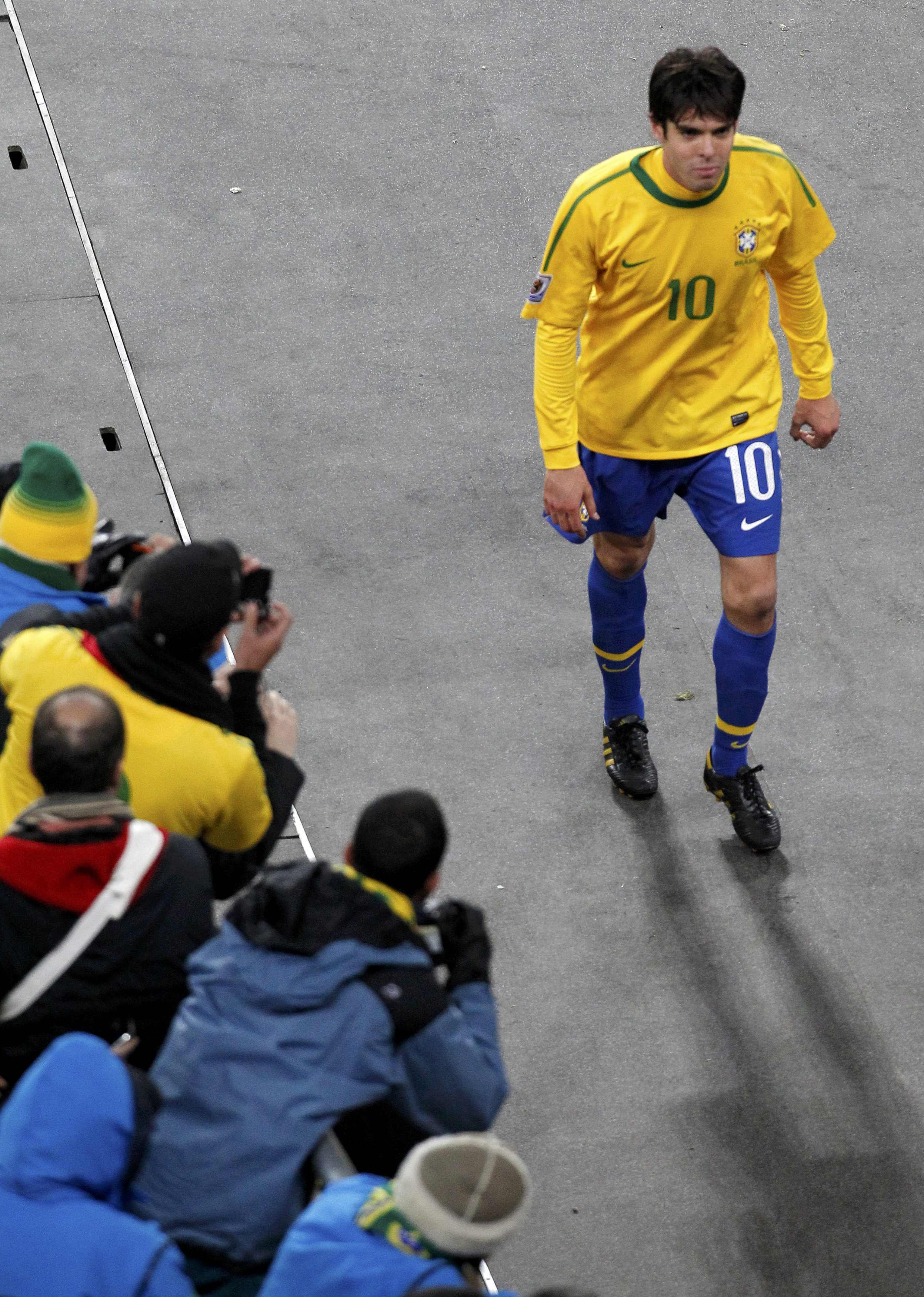 追光|看台上的身影,那是谁的青春_世界杯_卡卡_球员