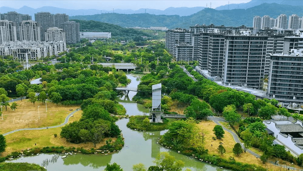 这座福州市区的童话森林,是由牛岗山公园,鹤林生态公园,晋安湖公园所