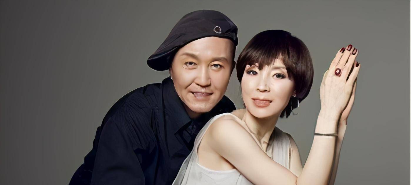 在1985,出生于军人家庭的吴刚被北京网民剧院的演员培训班录取,并认识