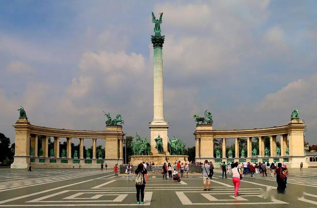 精美绝伦的"千年纪念碑"