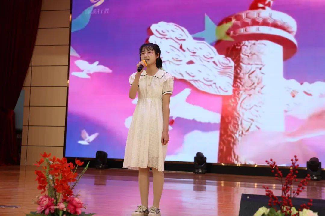 隆德县第四中学开展"青春献礼二十大 科技伴我向未来"主题演讲比赛