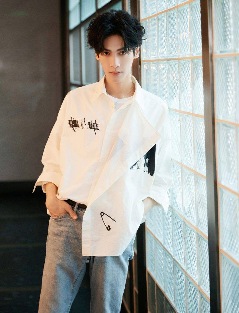 6点认识「古装美男子」罗云熙:出道前是舞蹈老师,曾