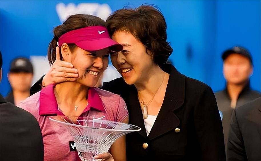 女排老队长孙晋芳:意外进入排坛,却成世界最佳二传手_郎平为_教练