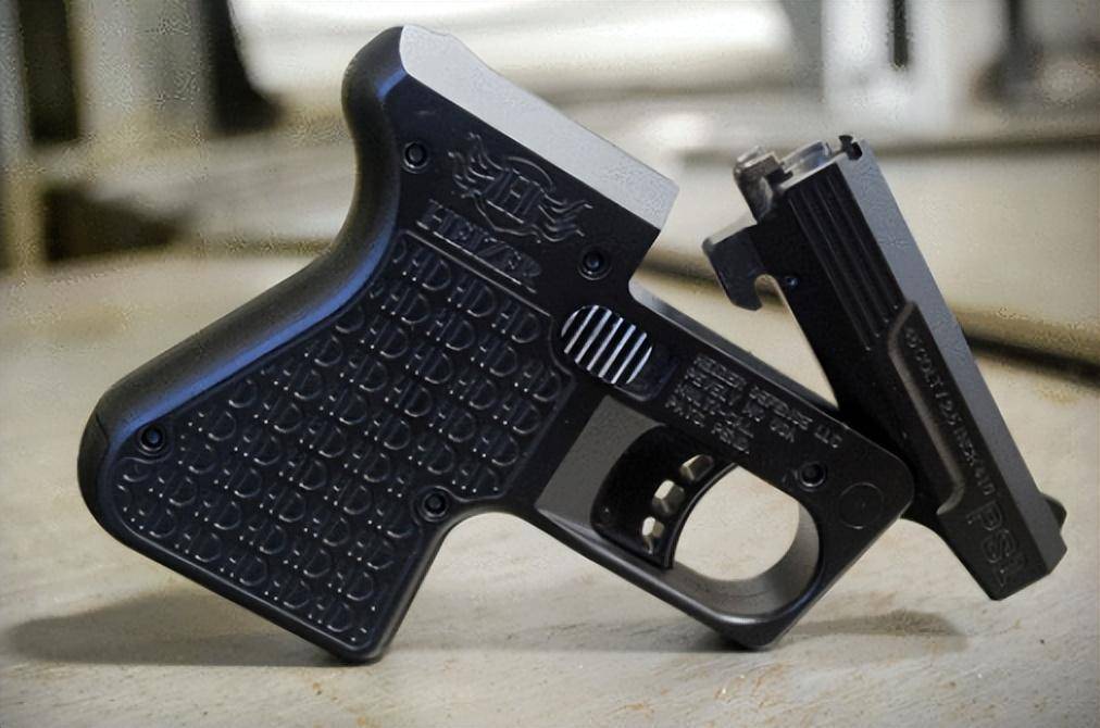 海泽防务的口袋枪：这把口袋枪除了手枪弹，还可以打霰弹、步枪弹_手机搜狐网