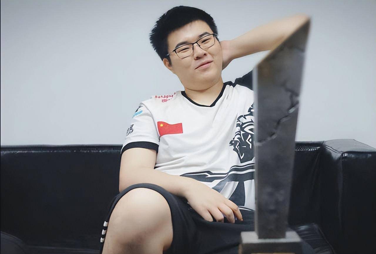 godv沉迷原神迷失自我,给自己定下目标:每天要玩15把lol_韦神_选手