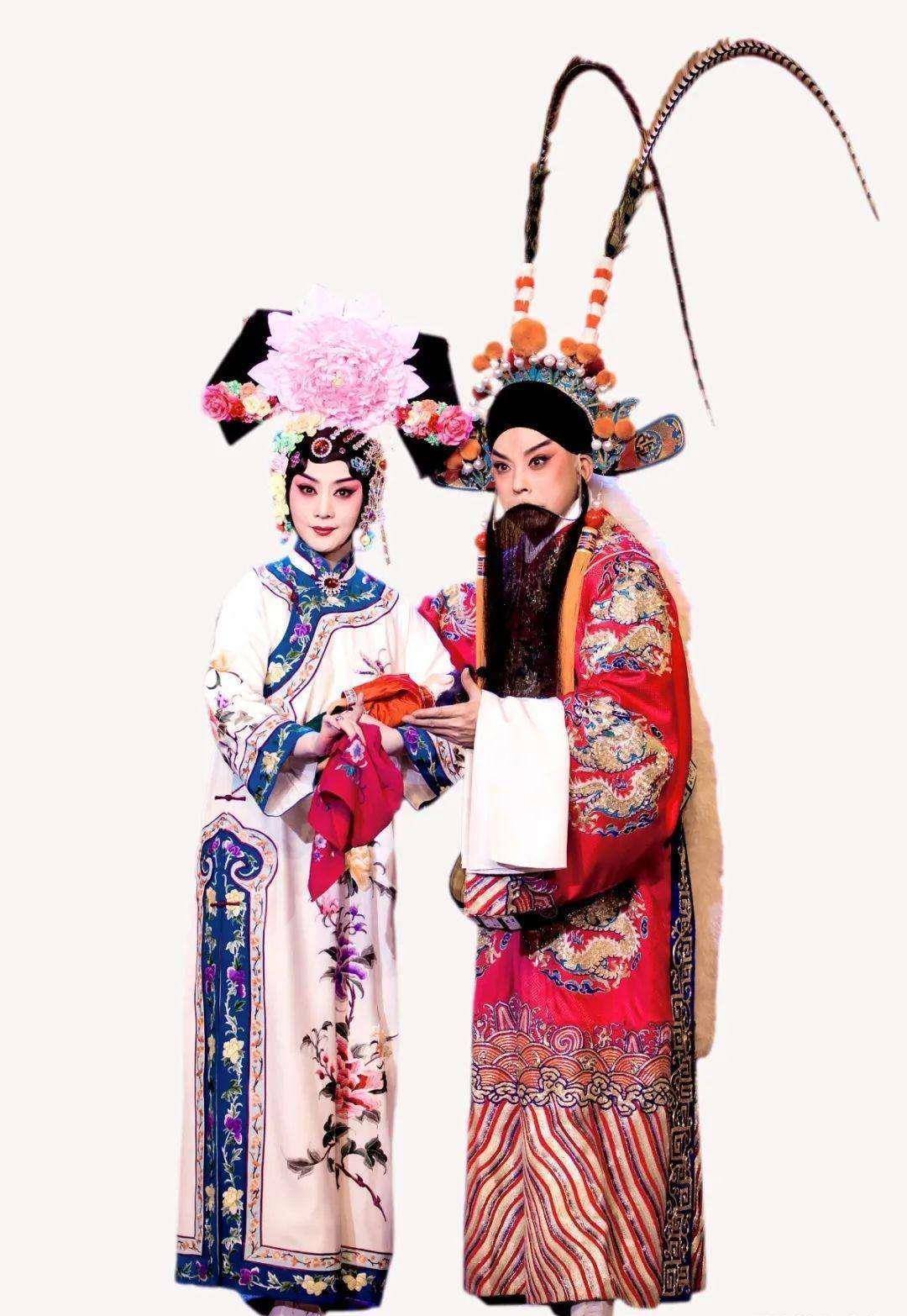 我们再看北京京剧团的杨少彭,张建峰,常秋月,上海京剧院的蓝天,傅希如