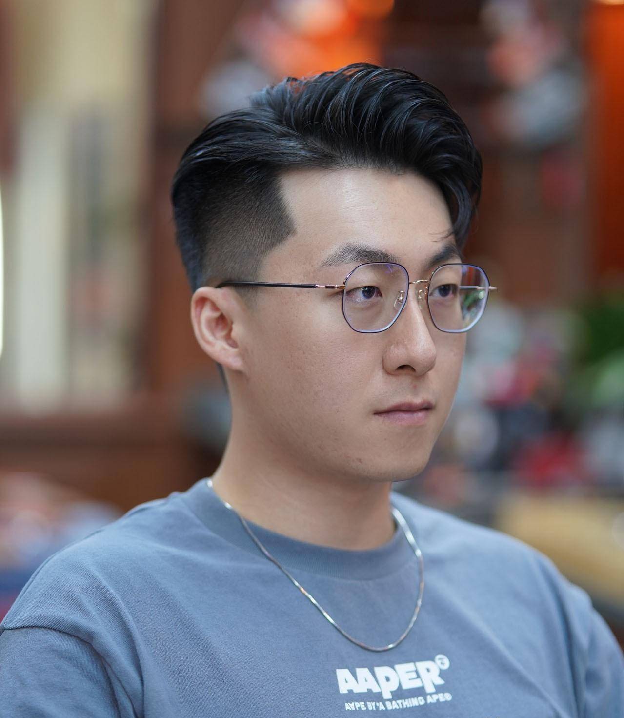 你还在留"中分发型"就out了,年底留这3款发型,剪完个性帅气_男生_刘海