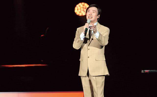 费玉清退幕,当晚连讲5个拿手笑话,林青霞和汪明荃到场送别_厚爱_事情