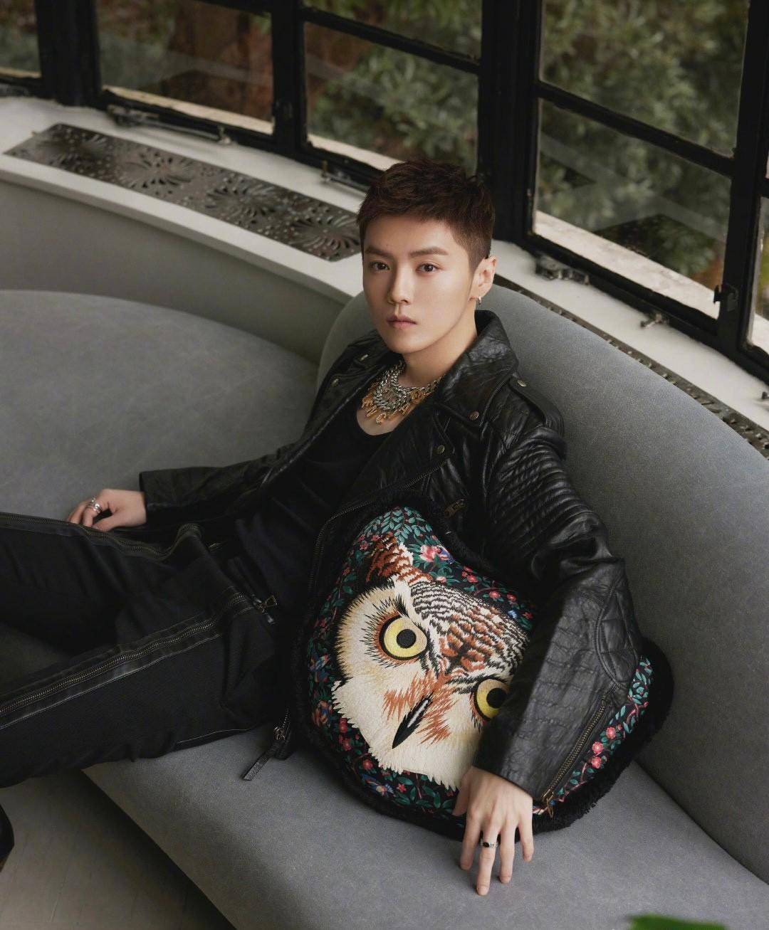 鹿晗罕见硬汉造型!