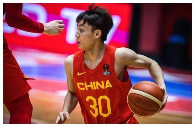 徐杰:篮球巨星成长中_广东_比赛_国青队