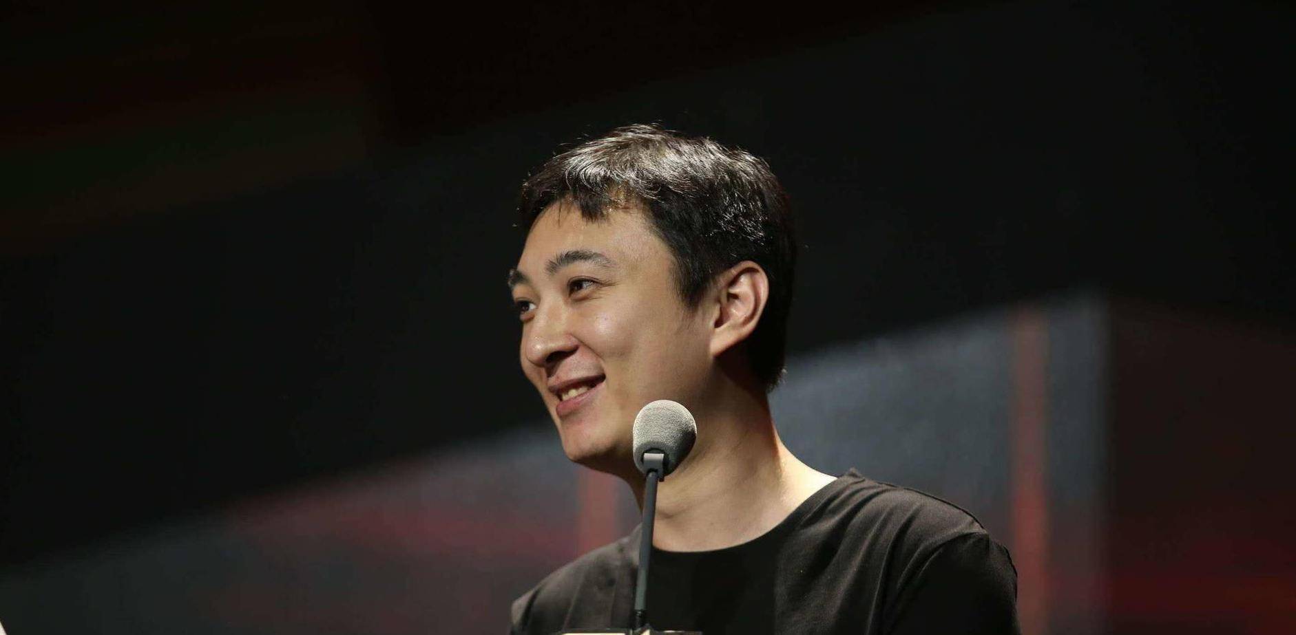 还说土味情话:"我今天去输液了,输的什么液,想你的夜