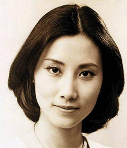 容嬷嬷年轻时是校花?