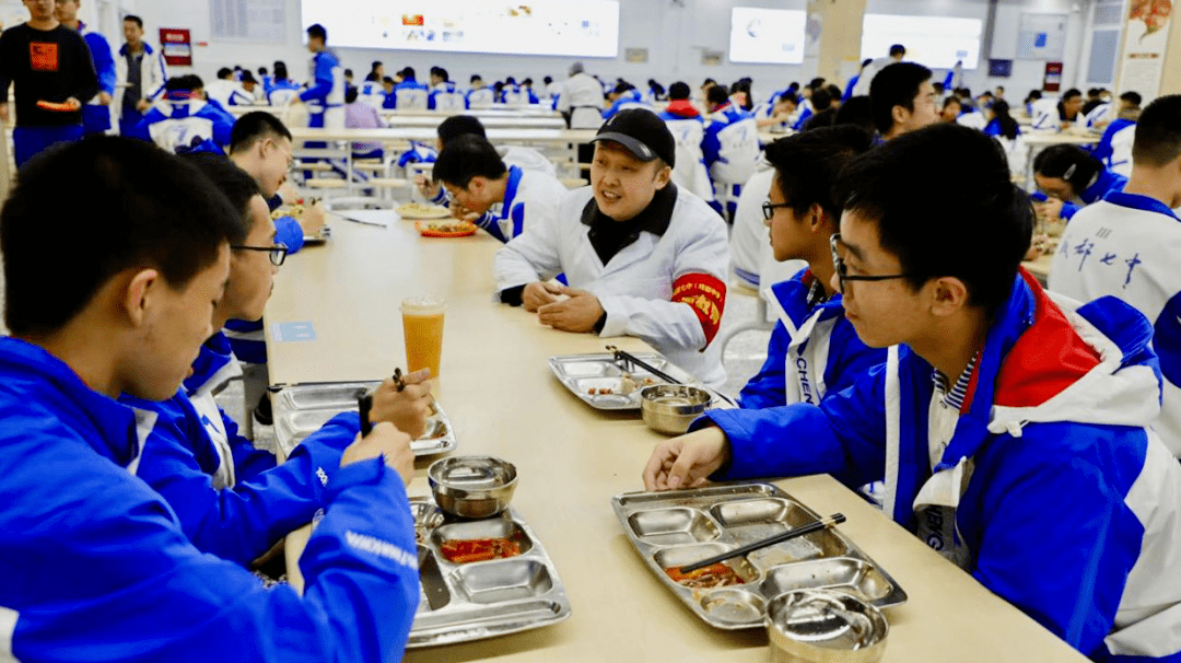 盛典展播丨不愧是成都七中,连食堂都充满科技与狠活儿_管理_教育_陈