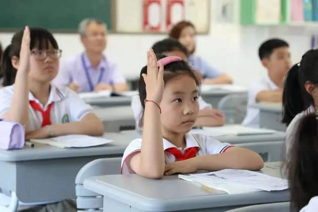 教育部嚴查“變異培訓”，家長拍手叫好，原因有3點其中1點偏激了