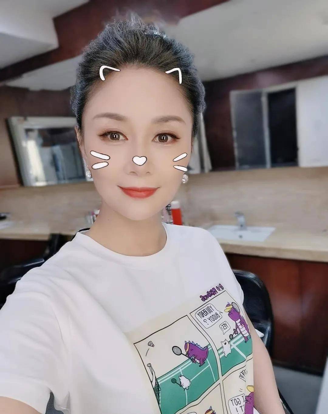 最美女主播李晓辉:努力的女人,最迷人_工作_生活_家庭