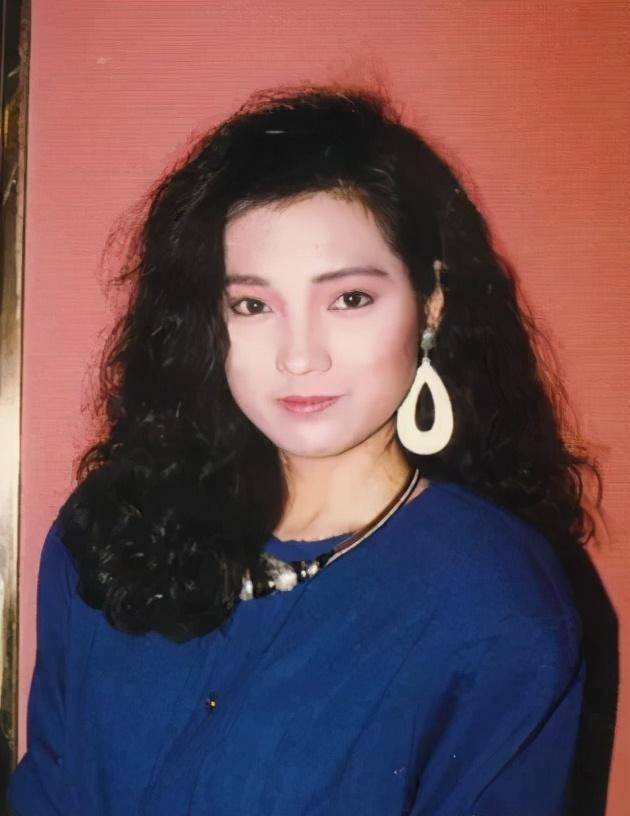 戚美珍:最美岳灵珊,与苗侨伟终成眷属_周星驰_角色_翁美玲