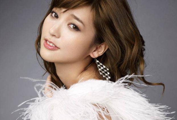 金莎新歌已买《胧月》版权,原作者都发告示了,粉丝还要求看证据_姐姐