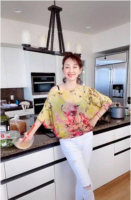 牛莉_成为了_作品