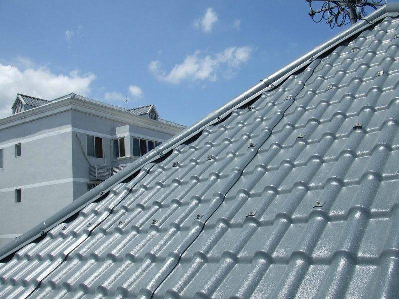 1,保温隔热性能强:黏土瓦,水泥瓦,彩钢瓦都具有隔热作用,pvc隔热瓦的