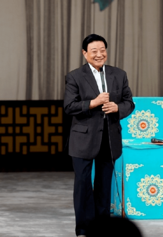 国家一级演员宋长荣去世,以作品《红娘》闻名于世,最后登台画面曝光