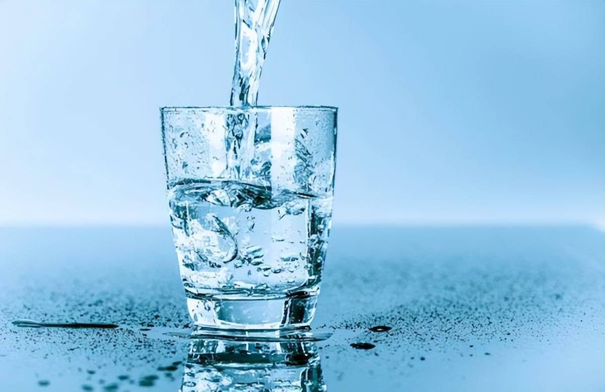 成都一名新冠患者因多喝水引发水中毒：想要健康喝水,注意这3点