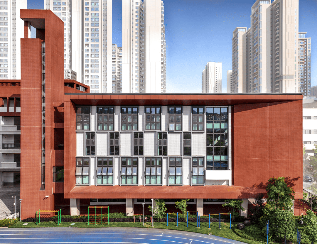 成都市蜀都小学位于成都市成华区民和路,地处二仙桥西片区,是成都市