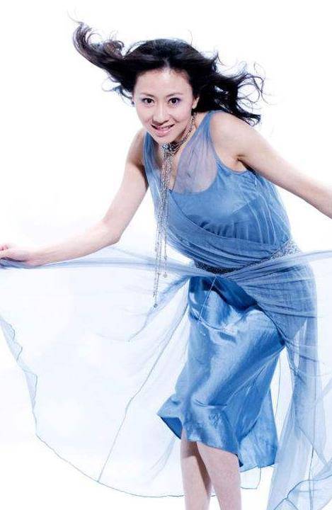 "人体模特"汤加丽,日搜十万多次,父亲暴怒:你让我怎么出门_写真_艺术