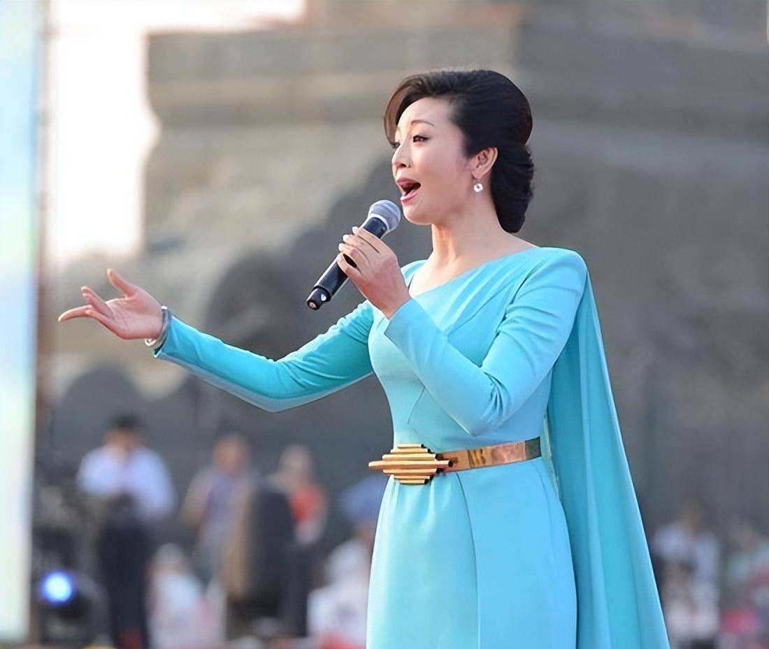 歌唱家李丹阳:父母先后去世,56岁仍未婚,最大的心愿就是当妈妈_工作