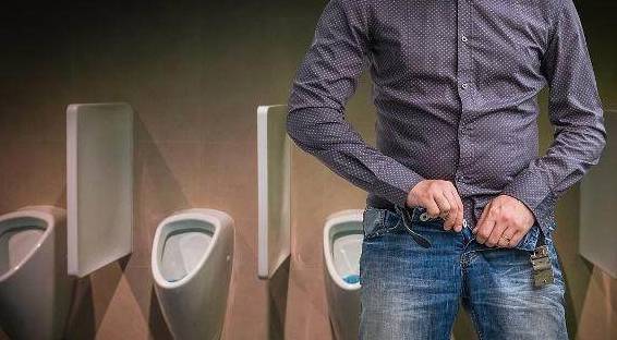 男人清晨"第一泡尿",没有这3种特征,恭喜你,肾脏很健壮_尿液_白色