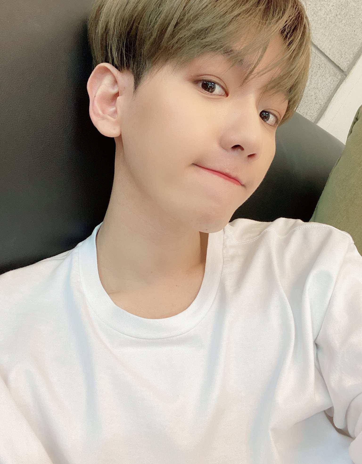 exo边伯贤突发新歌和粉丝玩猜谜,却遭官方破梗公告_游乐园_录音_歌曲